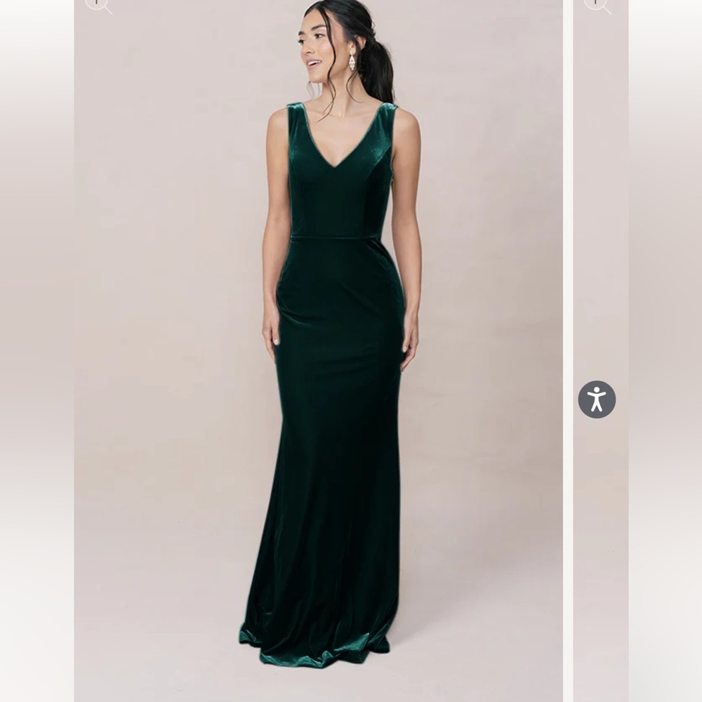 Revelry Dakota Classic Emerald Velvet Dress